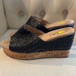 Women’s volatile black wedge sandals